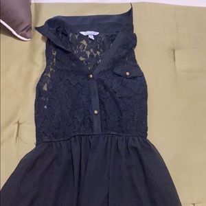 Black sleeveless dress